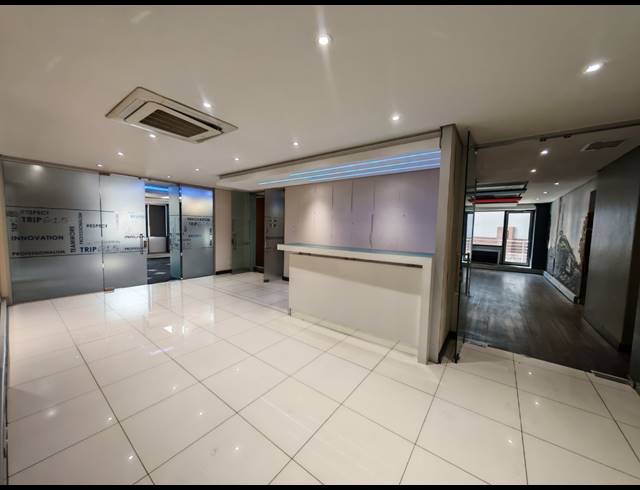 551M² OFFICE TO LET IN RANDJESPARK